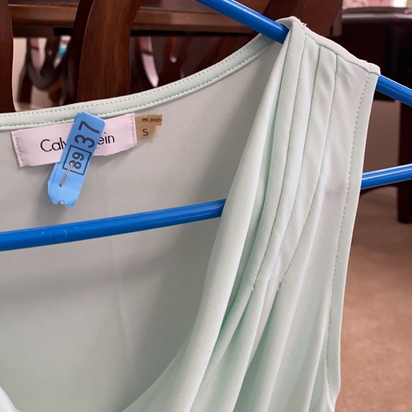 Sleeveless mint green blouse, small - Picture 2 of 5